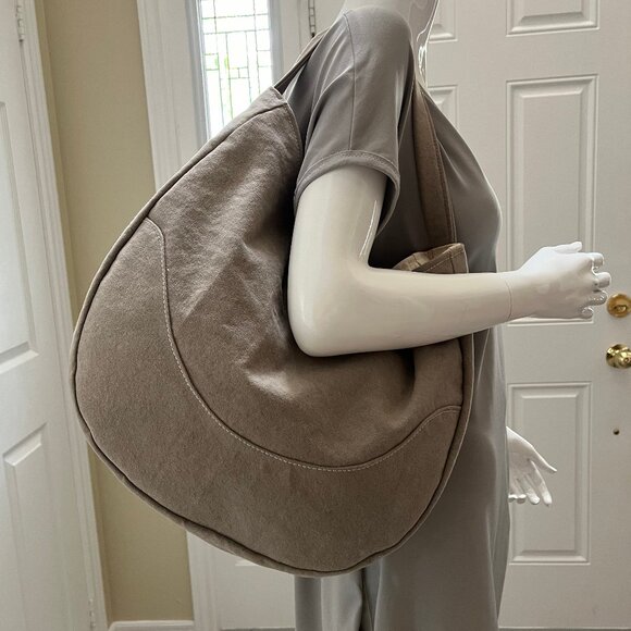 Designer canvas shoulder bag by CHA CHA - Authentic - Picture 6 of 16